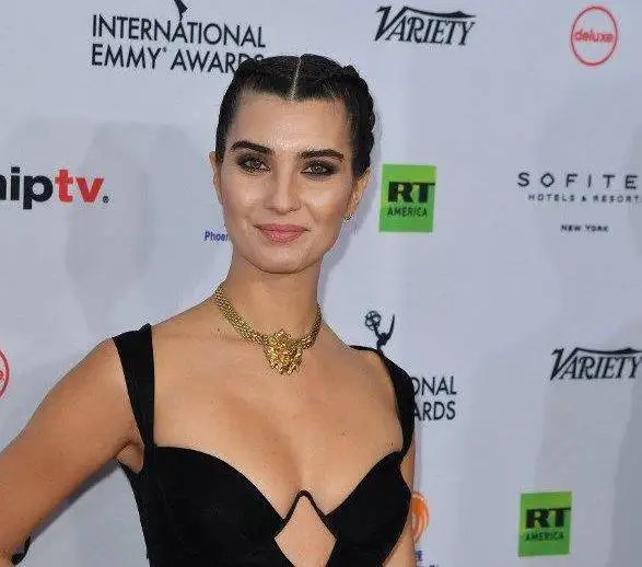 tuba_buyukustun_emmy_odulu.webp