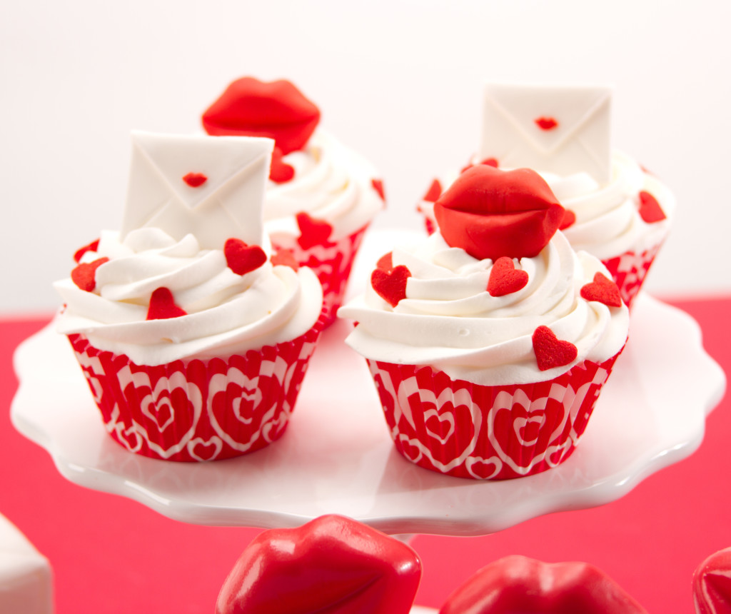 valentines-day-cakes-cupcakes-mumbai-10-1024x860.jpg