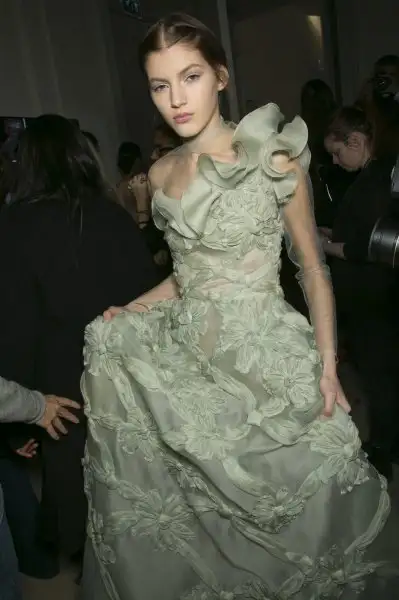 Valentino_Spring_2013_Backstage_prgb44_WAITfx.webp