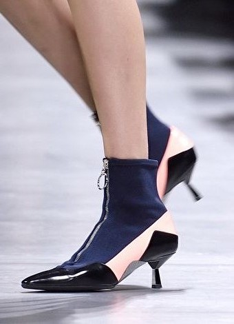 versace-2016-2017-sonbahar-kis-ayakkabi-kolesiyonu-trendleri.jpg