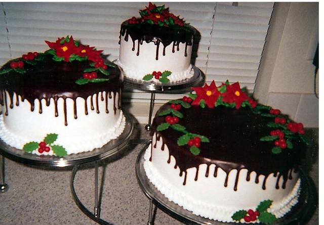 White bottom and tops dark christmas cakes.JPG