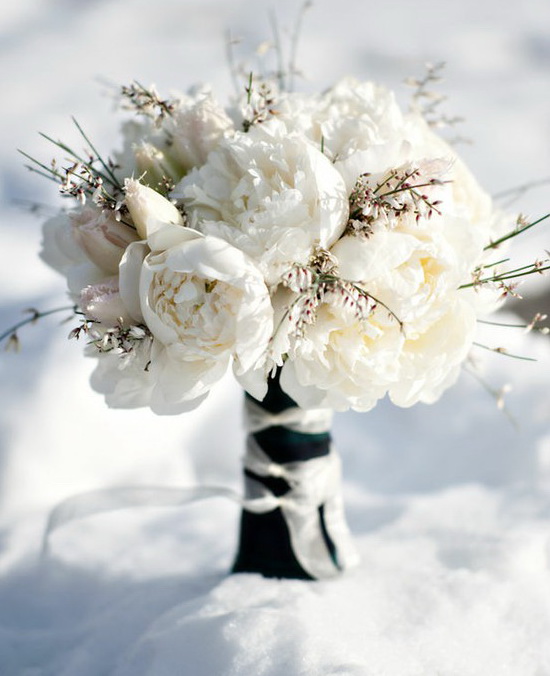 white-flowers-for-winter-bridal-bouquet.jpg