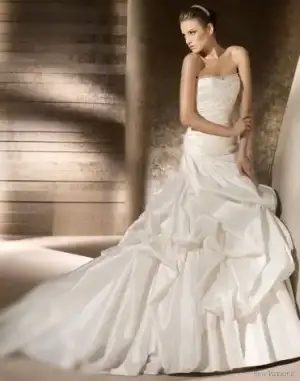 $san_patrick_selection_2012_wedding_dress.webp