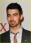 $joe-jonas-xoom-motorola-party-06.jpg