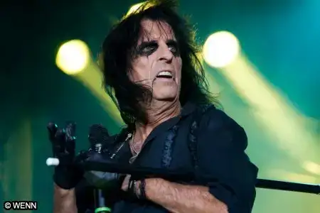 $alice_cooper_001_050509.webp