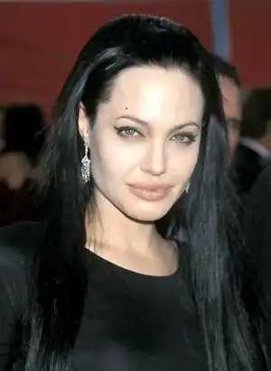 $BS_AngelinaJolie3_325.webp