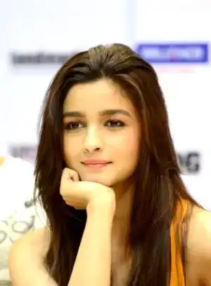 Alia_Bhatt_at_the_DVD_launch_of_'Highway'_(cropped).webp