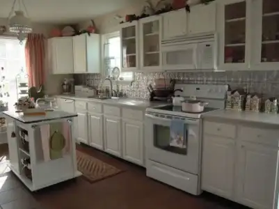 white-kitchen.webp