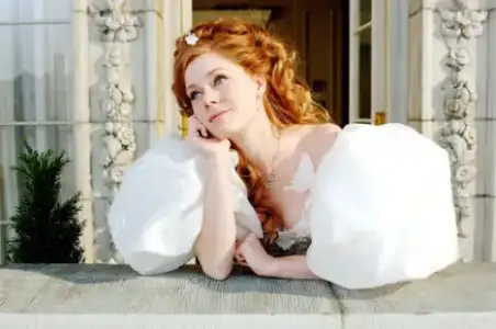 $amy-adams-in-enchanted.webp