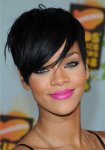 $rihanna-with-blue-eyeliner-and-hot-pink-lips-at-nickelodeons-2008-kids-choice-awards[1].jpg