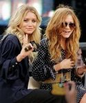 $331030_mary-kate-ashley-olsen-much-music-yahoo-8-30-2005-05_1_.jpg