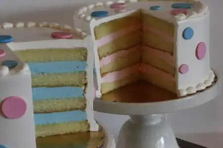 Baby-Gender-Reveal-Cake.webp