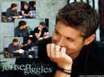 $giggle-jensen-ackles-male-celebrity-wallpapers-1024x768.jpg