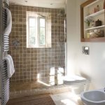 $96_0000107e7_94e8_orh550w550_brown-tiled-shower-room--rustic--25-beautiful-homes.jpg