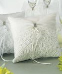 $wedding%20accessories%20ring%20pillow.jpg