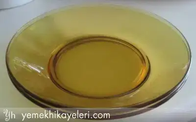 $7295-sari-cam-tabaklar-yemek-hikayeleri.webp