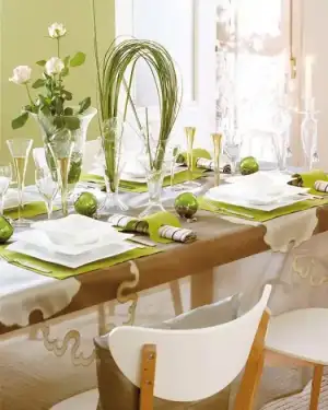 $green-and-white-christmas-dinner-table-decoration-simpe-ideas-to-creating-a-memorable-christ...webp