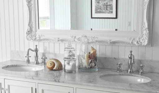 Master-bathroom-with-seashells.jpg