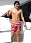 $1334064058_harry-styles-one-direction-article.jpg