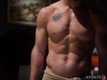 $stephen-amell-shirtless-arrow-1011201210-580x435.jpg