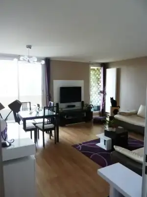 $Woonkamer-Bruin-Paars-Renovatie-Frankrijk-201201101037006l.webp