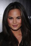 $Chrissy+Teigen+Makeup+Lipgloss+j-eQ5-_wyxsl.jpg