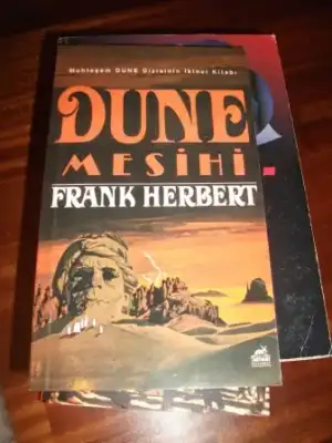 $frank herbert dune mesihi.jpg