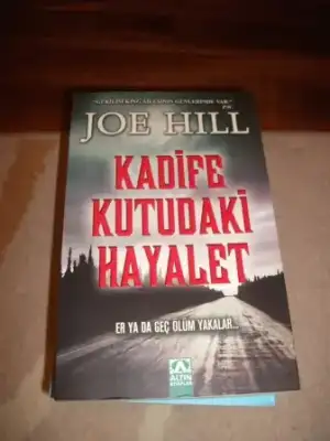 $joe hill kadife kutudaki hayalet.jpg