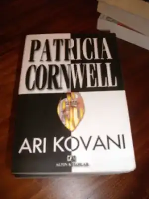 $patricia cornwell ar&#305; kovan&#305;.jpg