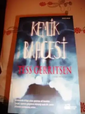 $tess gerritsen kemik bah&#231;esi.jpg