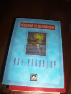 $ray bradbury u&#287;ursuz bir&#351;ey geliyor bu yana.jpg