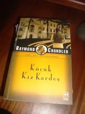 $raymond chandler k&#252;&#231;&#252;k k&#305;z karde&#351;.jpg