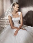 $pronovias-2011-gelinlik-modelleri-yaka-3.jpg