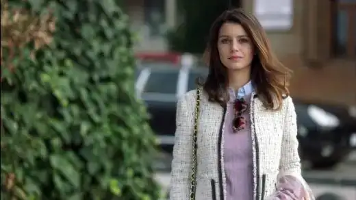 $Beren-Saat-ntikam-turkish-actors-and-actresses-33208975-520-292.webp