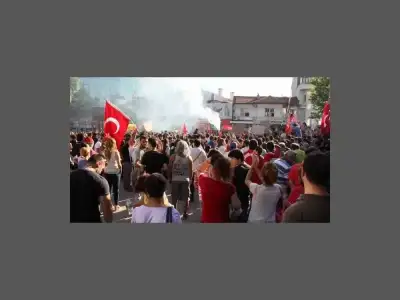 $edremitte-taksim-gezi-parki-tepkisi-ekv_galeri.webp