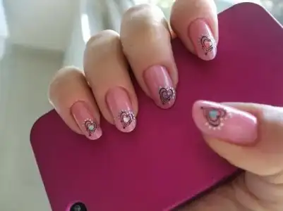 $valentine nails1.webp