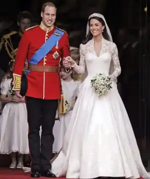 $kate-middleton-wedding-dress-sarah-burton2.webp