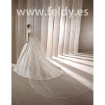 $Feldy_Novias_2012_Complementos_Velos_Amantillados_LaSposa_Pronovias_SanPatrick_V-5214_A-960x960.jpg