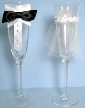 $Bride_Groom_Wedding_Toasting_Glasses_Set_fd8466eaa61bf47c99b4_1.webp