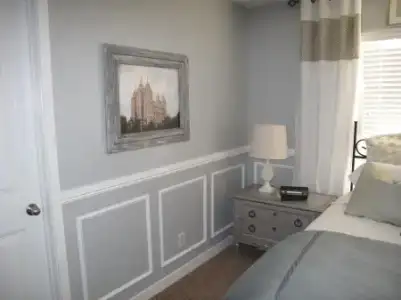 $22update-masterbedroom-with-two-tone-wainscoting-little-miss-penny-wenny-on-remodelaholic-45...webp