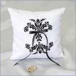 $vintage-floral-ring-pillow-17636.jpg