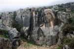 $Antakyaâda St. Pier Kilisesiânin Ã¼zerindeki kayalara oyulmuÃ¾ Cehennem KayÃ½kÃ§Ã½sÃ½ Kharon.jpg