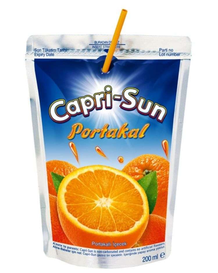 Каприсан. Сок в мягкой упаковке с трубочкой. Капризон сок. Capri Sun сок. Апельсиновый сок с трубочкой.