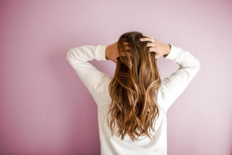 Saç Dökülmesi Hangi Vitamin Eksikliğinde Görülür? - Kadınlar Kulübü